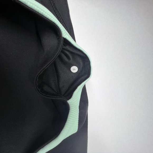 Lululemon Tight Fit Crop 6 Black Mint NWOT - Picture 12 of 13